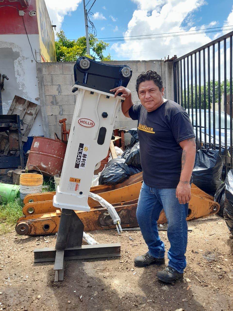 HOLLIS hydraulic breaker at Mexico